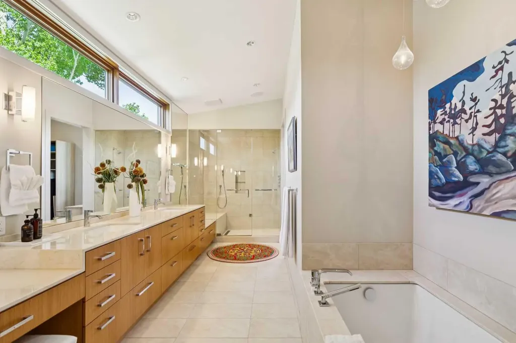 3038 4 Street SW Calgary AB T2S1X8