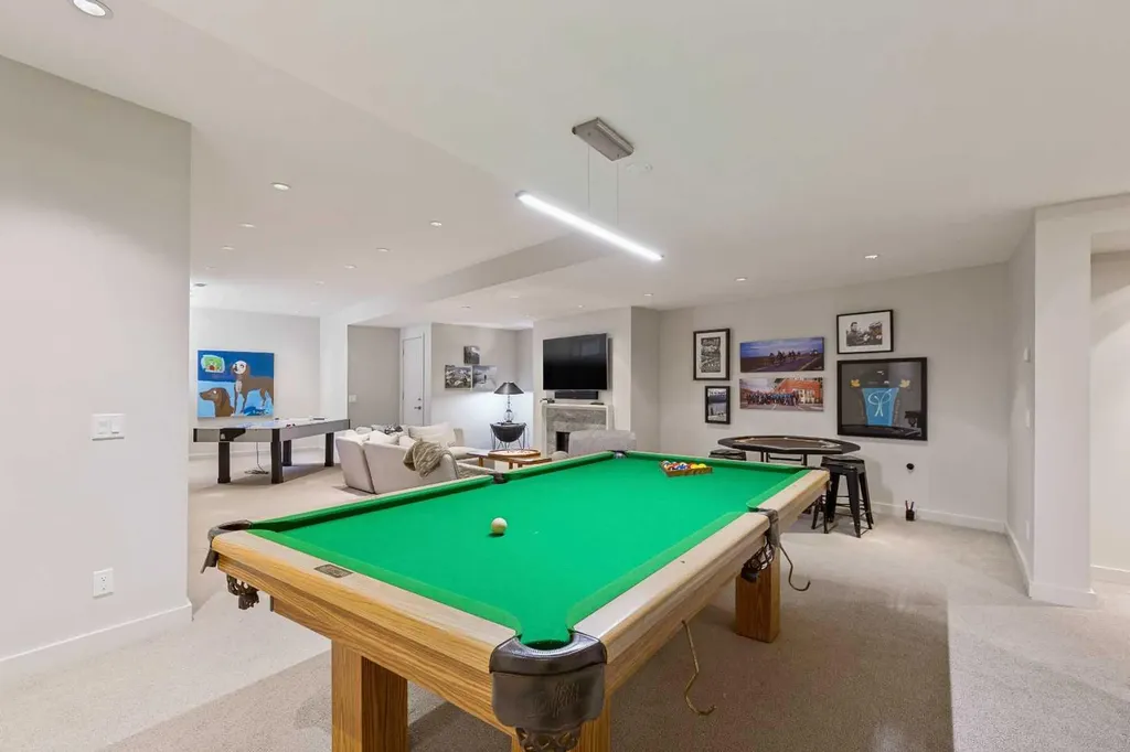 3038 4 Street SW Calgary AB T2S1X8