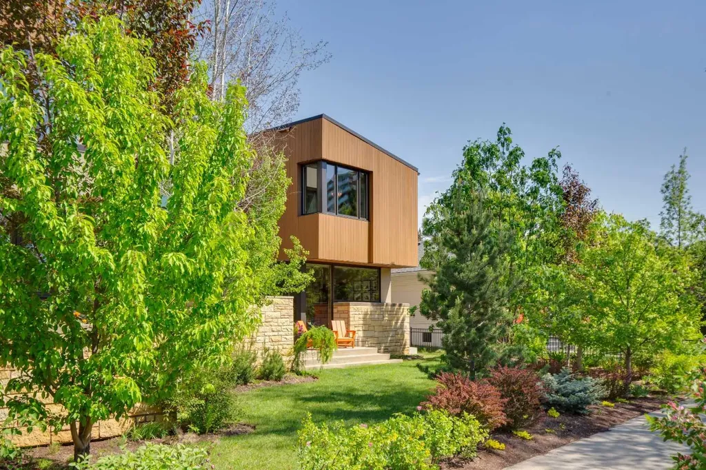 3038 4 Street SW Calgary AB T2S1X8