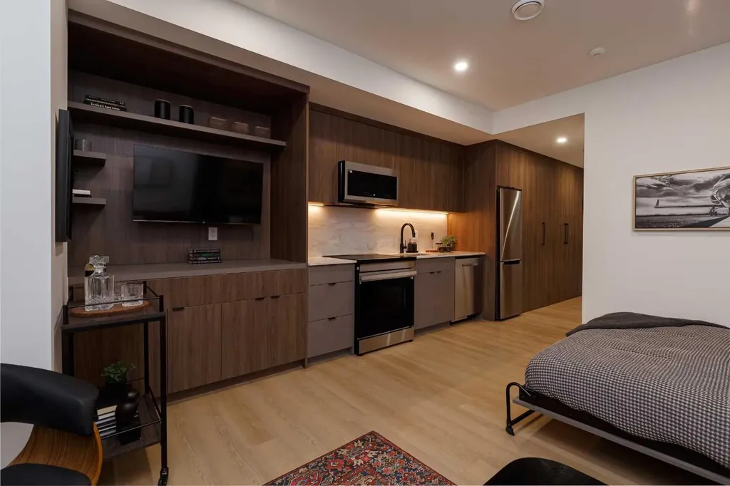1520 4 Street SW Calgary AB T2Y 0Y4