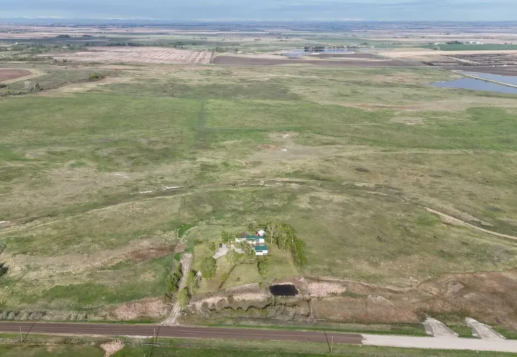 245042 Range Road 251 Rural Wheatland County AB T0J0P1