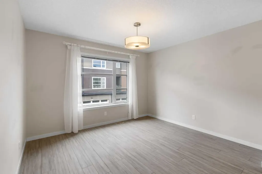 506 Evansridge Park NW Calgary AB T3P 0N7