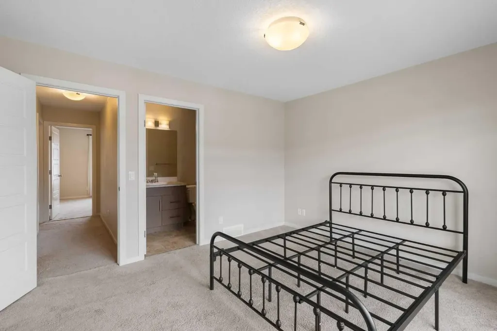 506 Evansridge Park NW Calgary AB T3P 0N7