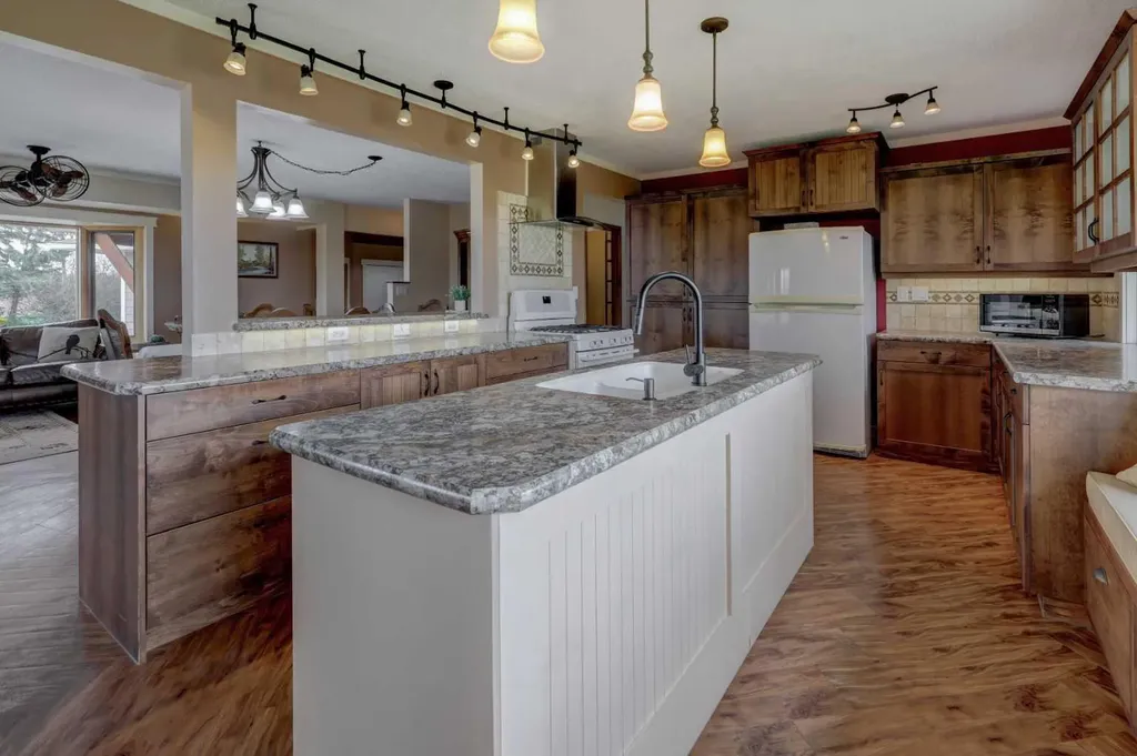 244024 Township Road 284 Rural Kneehill County AB T0M0A0