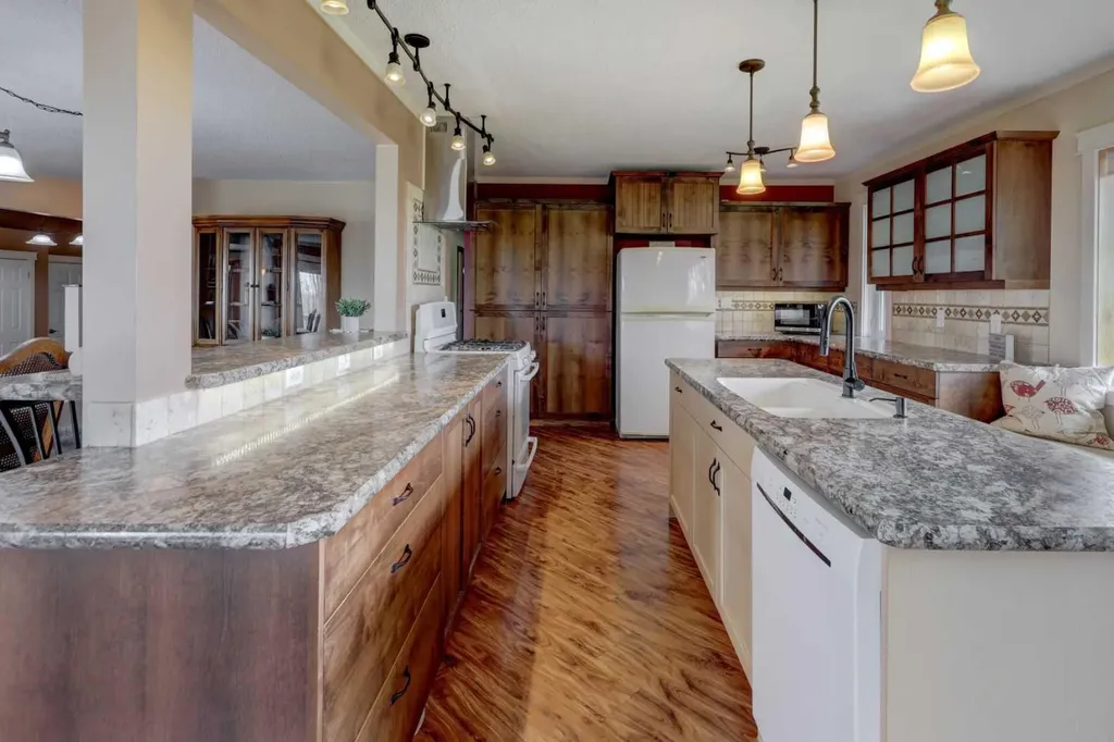 244024 Township Road 284 Rural Kneehill County AB T0M0A0