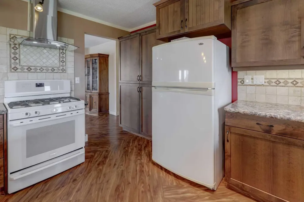 244024 Township Road 284 Rural Kneehill County AB T0M0A0