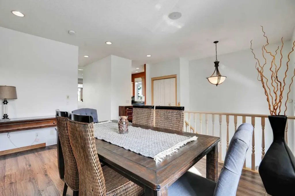6 Discovery Woods Villas SW Calgary AB T3H 5A6