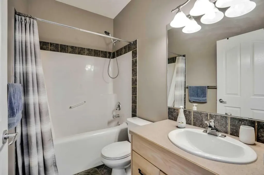 6 Discovery Woods Villas SW Calgary AB T3H 5A6