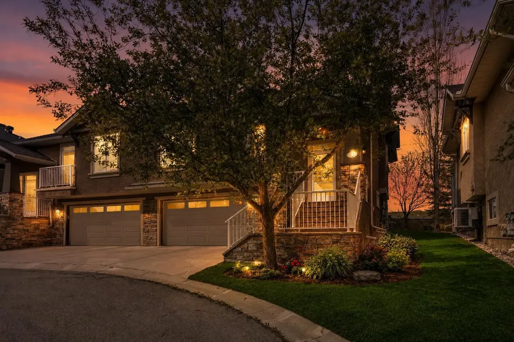 6 Discovery Woods Villas SW Calgary AB T3H 5A6