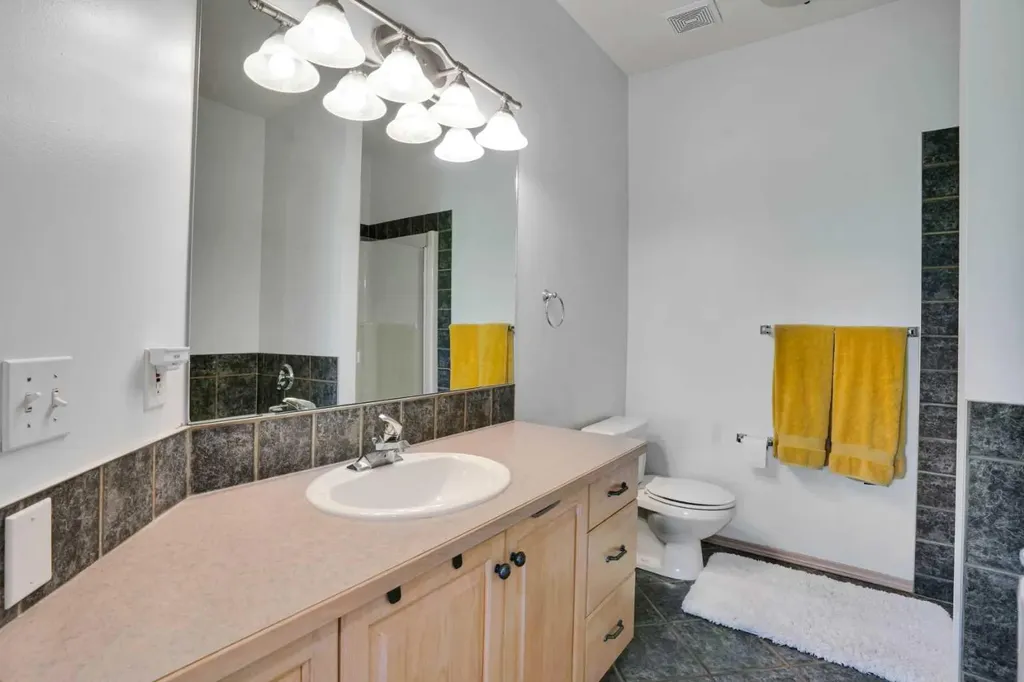 6 Discovery Woods Villas SW Calgary AB T3H 5A6