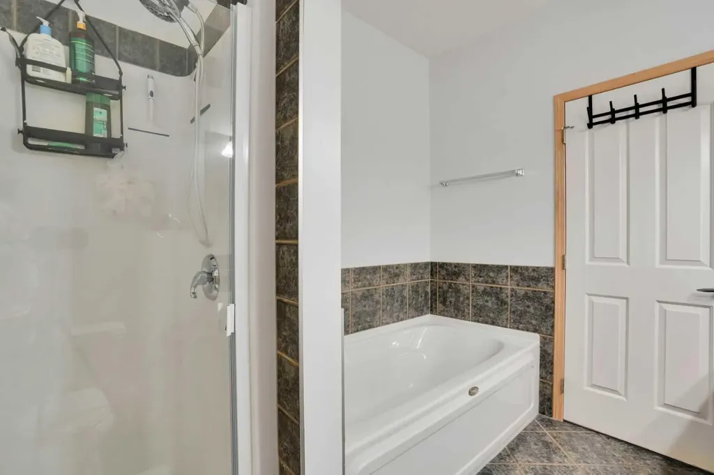 6 Discovery Woods Villas SW Calgary AB T3H 5A6