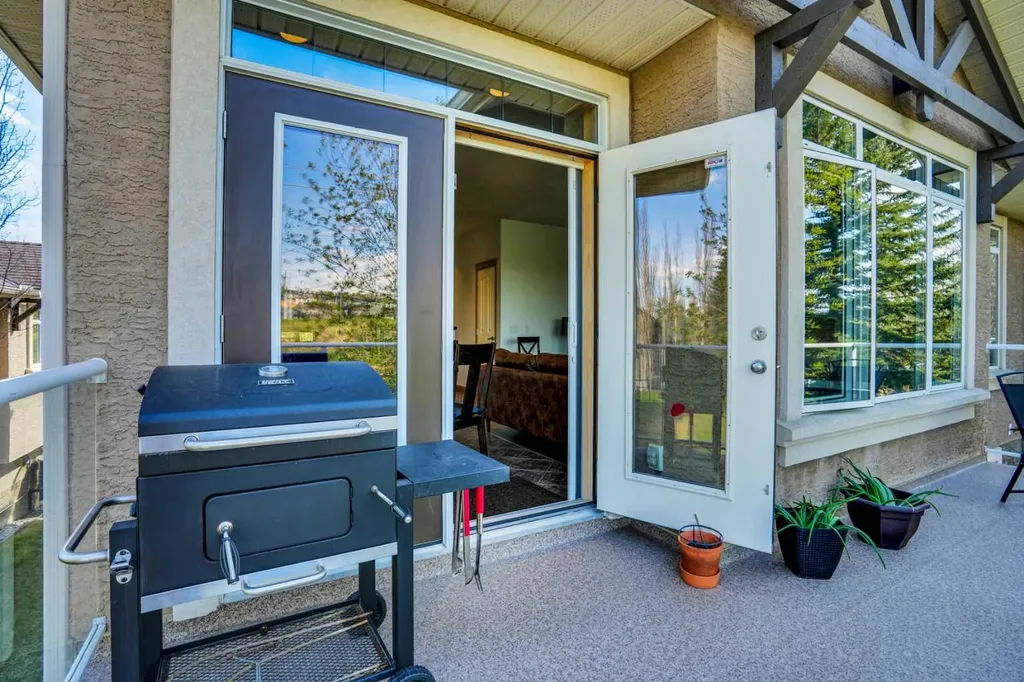 6 Discovery Woods Villas SW Calgary AB T3H 5A6