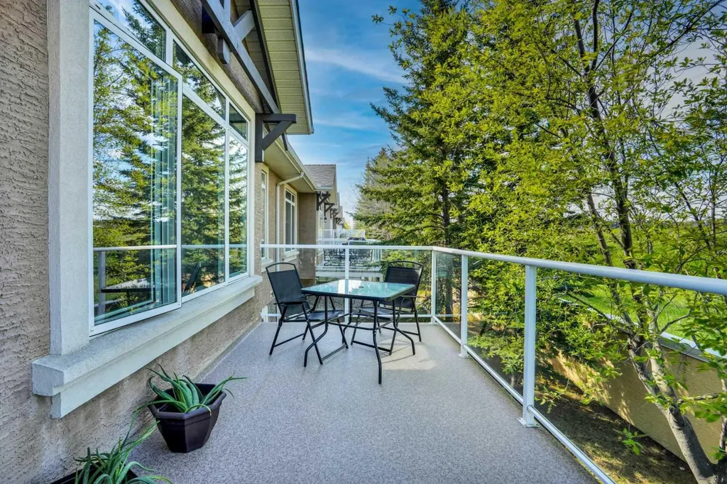 6 Discovery Woods Villas SW Calgary AB T3H 5A6