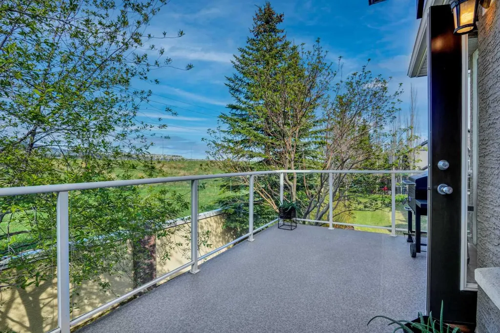 6 Discovery Woods Villas SW Calgary AB T3H 5A6