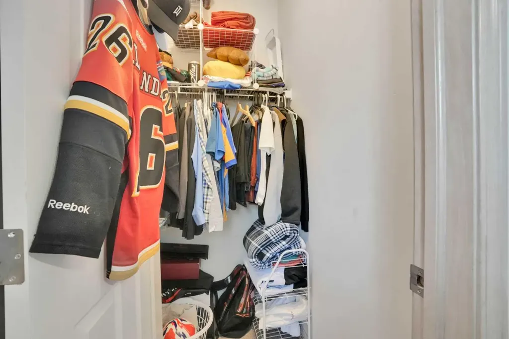 6 Discovery Woods Villas SW Calgary AB T3H 5A6