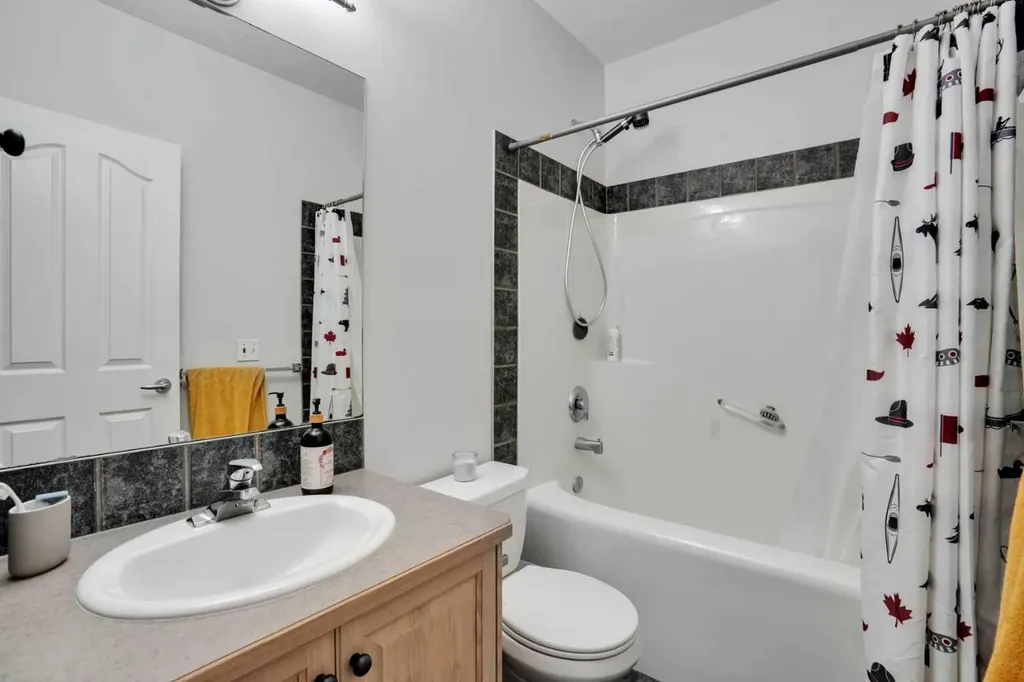 6 Discovery Woods Villas SW Calgary AB T3H 5A6