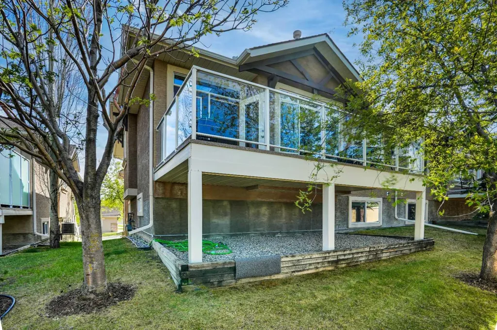 6 Discovery Woods Villas SW Calgary AB T3H 5A6