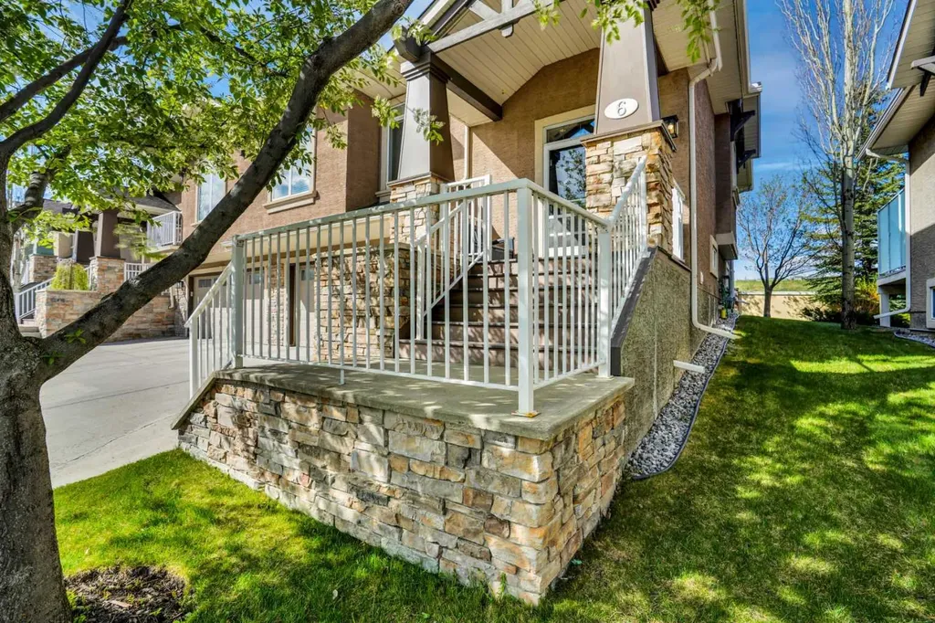 6 Discovery Woods Villas SW Calgary AB T3H 5A6