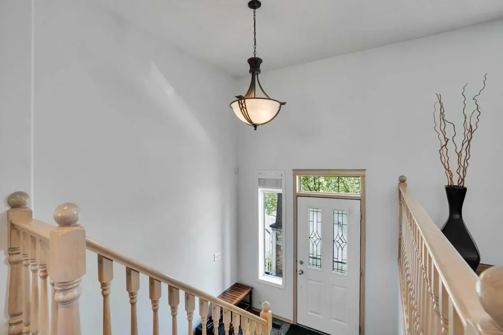 6 Discovery Woods Villas SW Calgary AB T3H 5A6