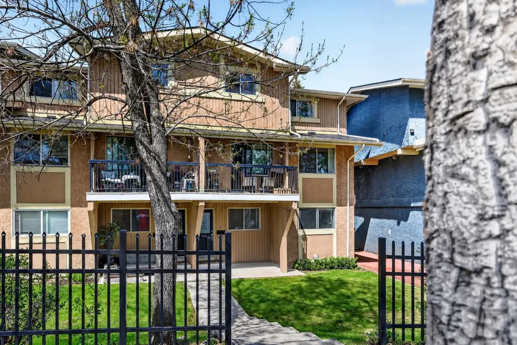 2200 Woodview Drive SW Calgary AB T2W 3N6