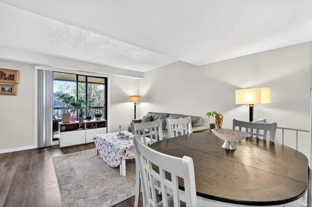 2200 Woodview Drive SW Calgary AB T2W 3N6