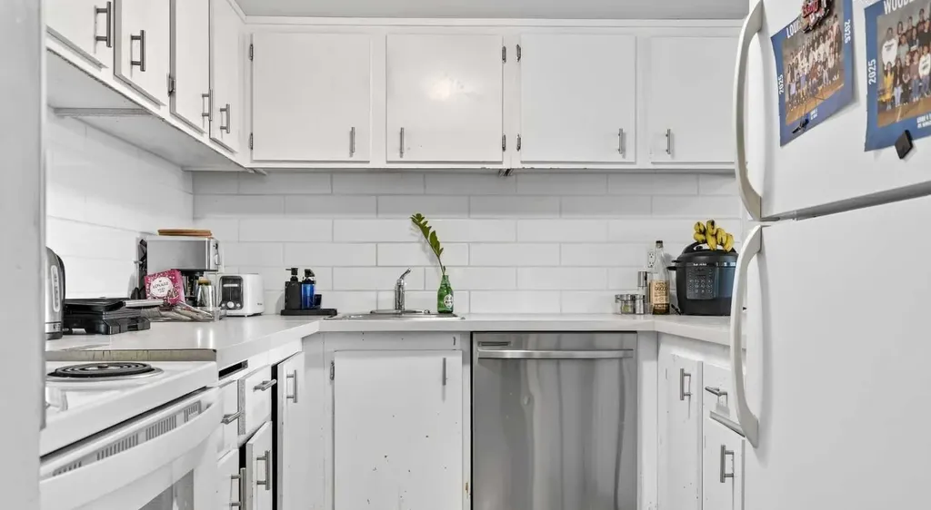 2200 Woodview Drive SW Calgary AB T2W 3N6