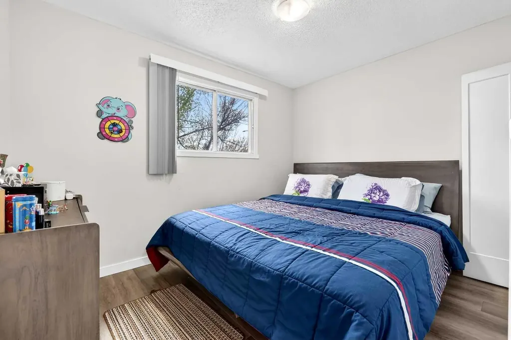 2200 Woodview Drive SW Calgary AB T2W 3N6