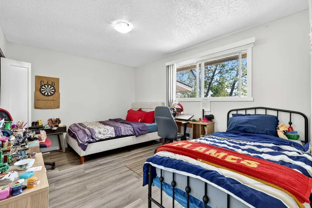 2200 Woodview Drive SW Calgary AB T2W 3N6