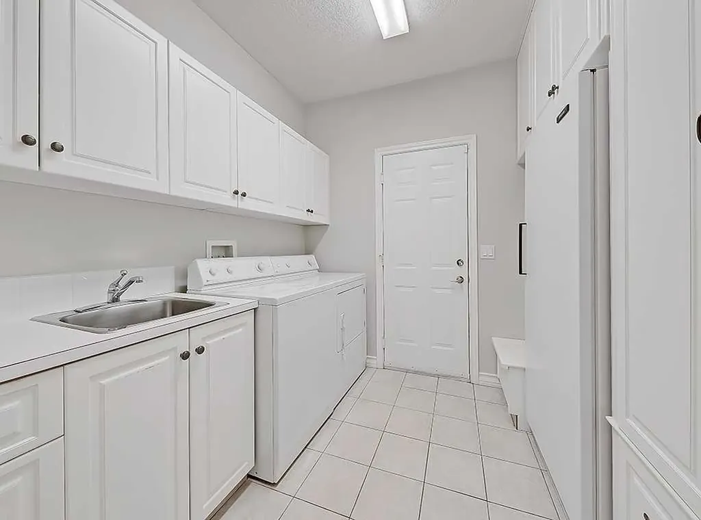 1217 High Country Drive NW High River AB T1V 1E3