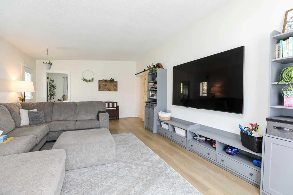 605 50 Avenue Coalhurst AB T0L 0V0