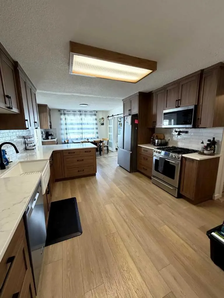 605 50 Avenue Coalhurst AB T0L 0V0