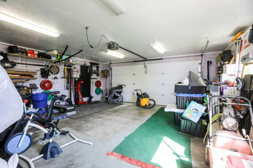 605 50 Avenue Coalhurst AB T0L 0V0