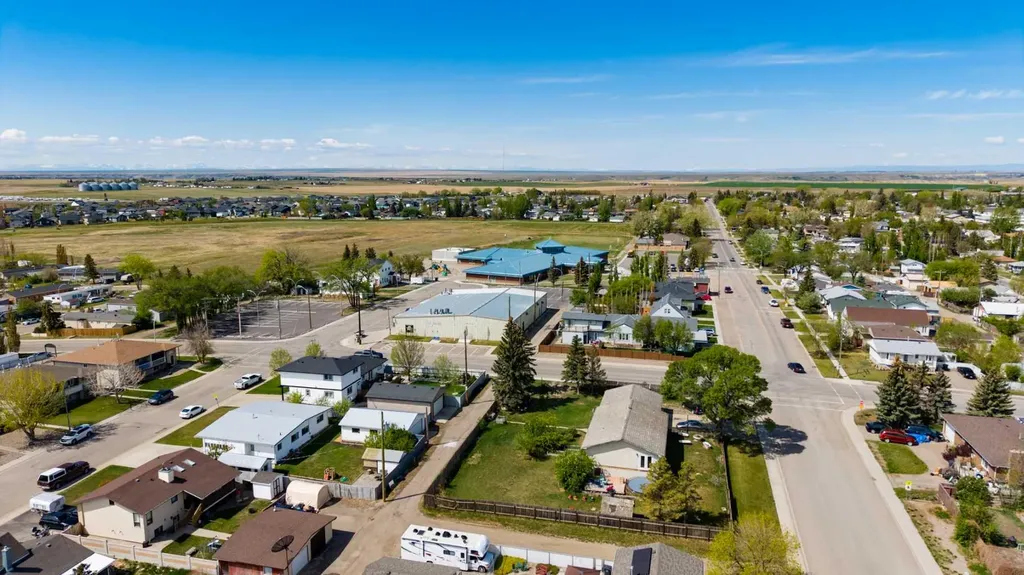 605 50 Avenue Coalhurst AB T0L 0V0