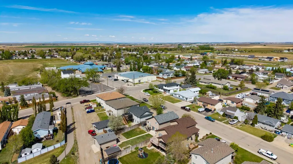 605 50 Avenue Coalhurst AB T0L 0V0
