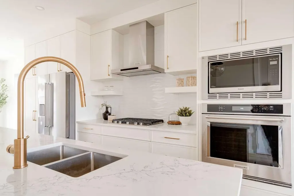 39B Moncton Road NE Calgary AB T2E 5P9