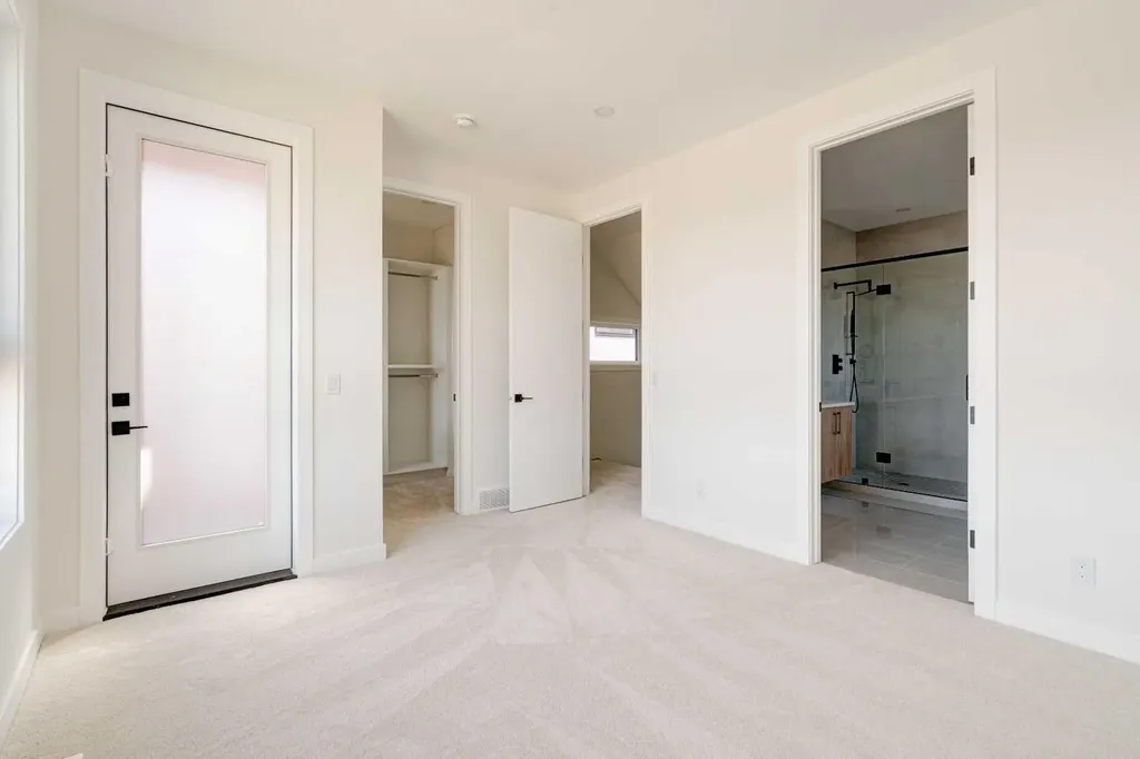 39B Moncton Road NE Calgary AB T2E 5P9