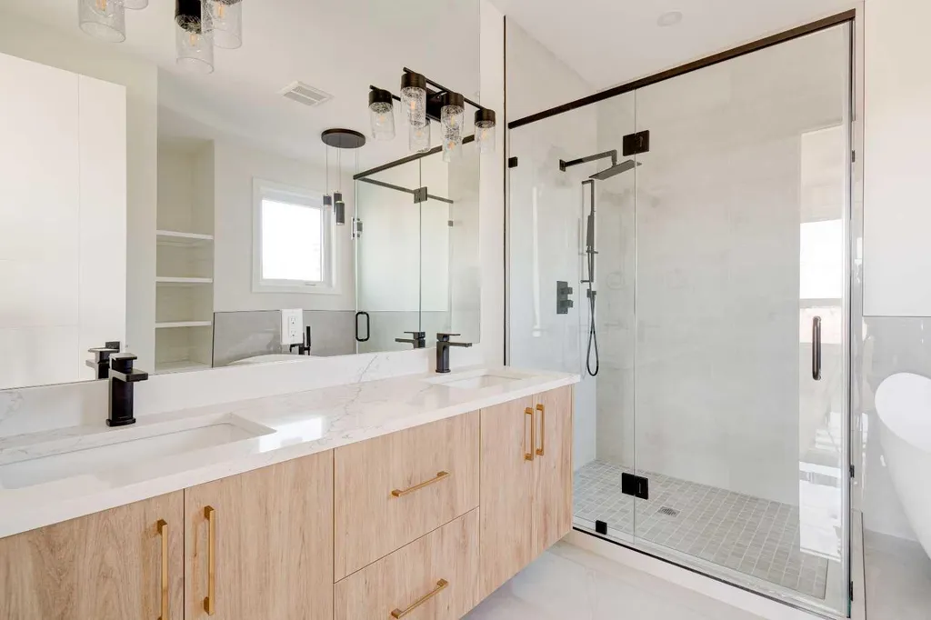 39B Moncton Road NE Calgary AB T2E 5P9