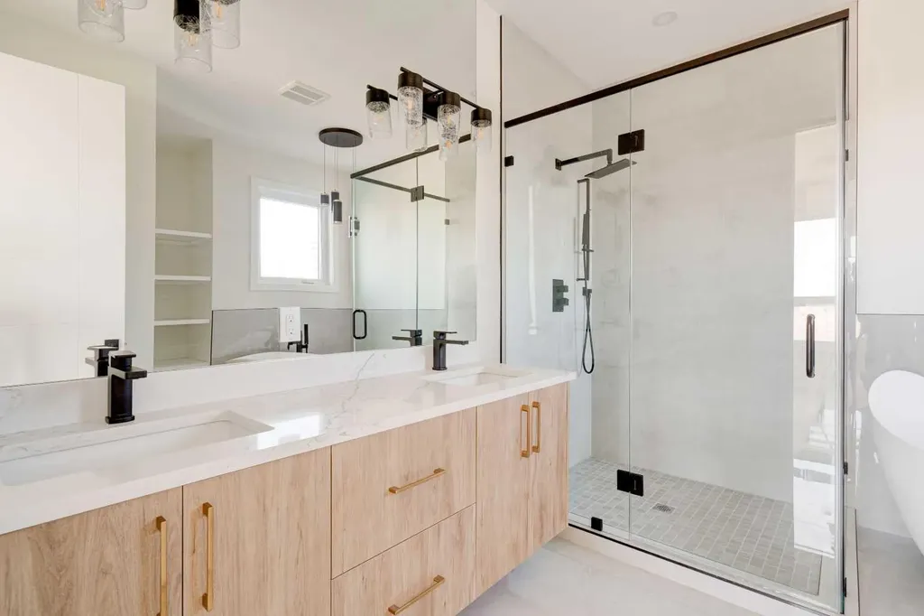 39B Moncton Road NE Calgary AB T2E 5P9