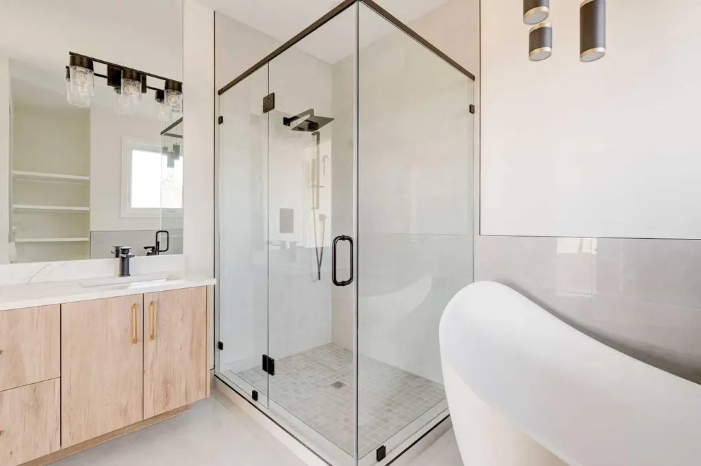 39B Moncton Road NE Calgary AB T2E 5P9