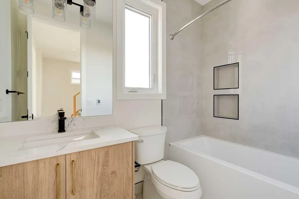 39B Moncton Road NE Calgary AB T2E 5P9