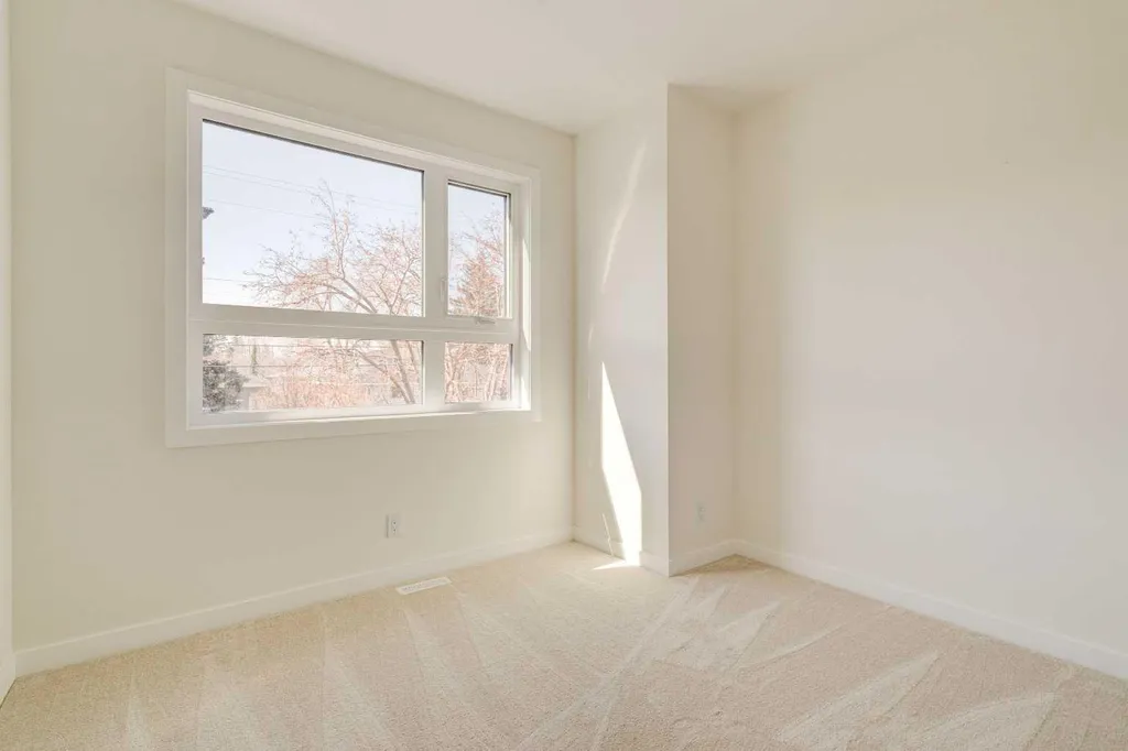 39B Moncton Road NE Calgary AB T2E 5P9