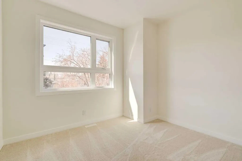 39B Moncton Road NE Calgary AB T2E 5P9