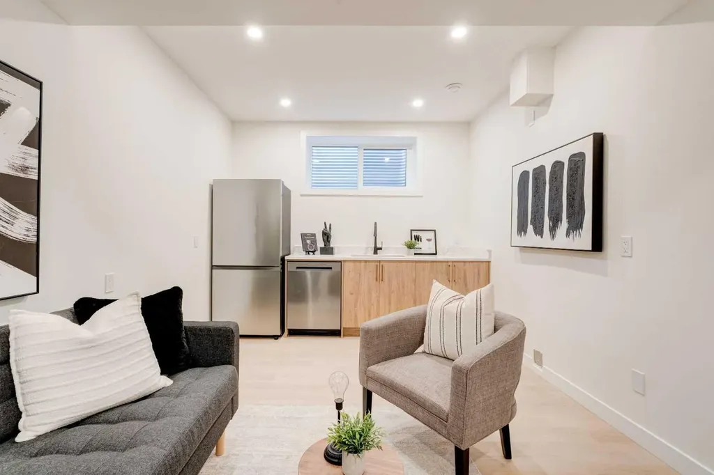 39B Moncton Road NE Calgary AB T2E 5P9