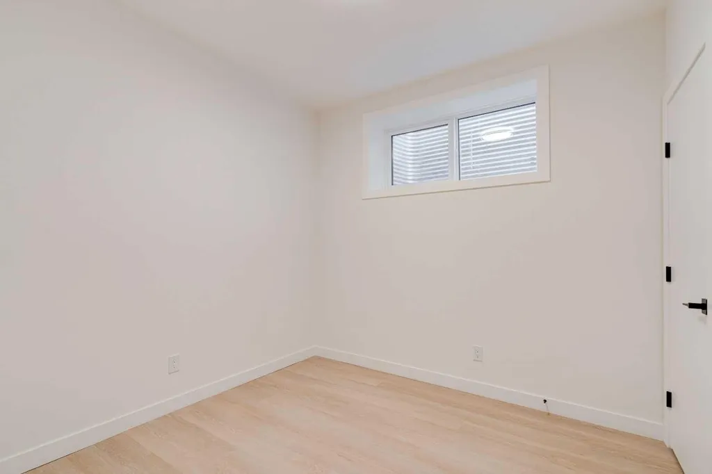 39B Moncton Road NE Calgary AB T2E 5P9
