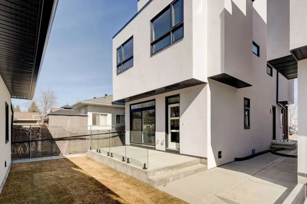 39B Moncton Road NE Calgary AB T2E 5P9