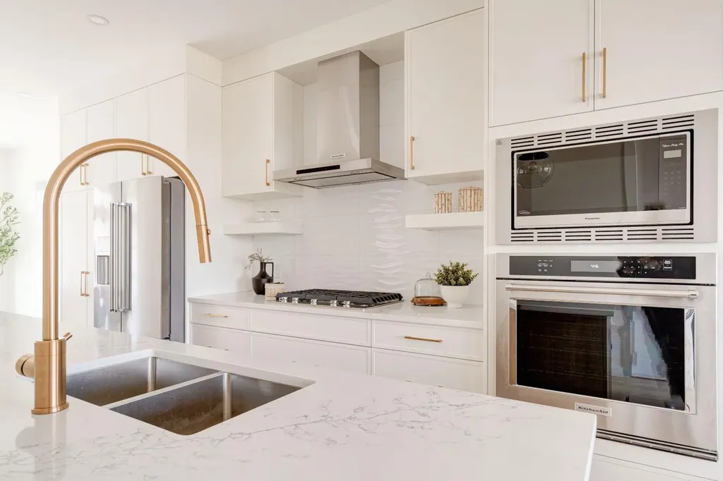 39A Moncton Road NE Calgary AB T2E 5P9
