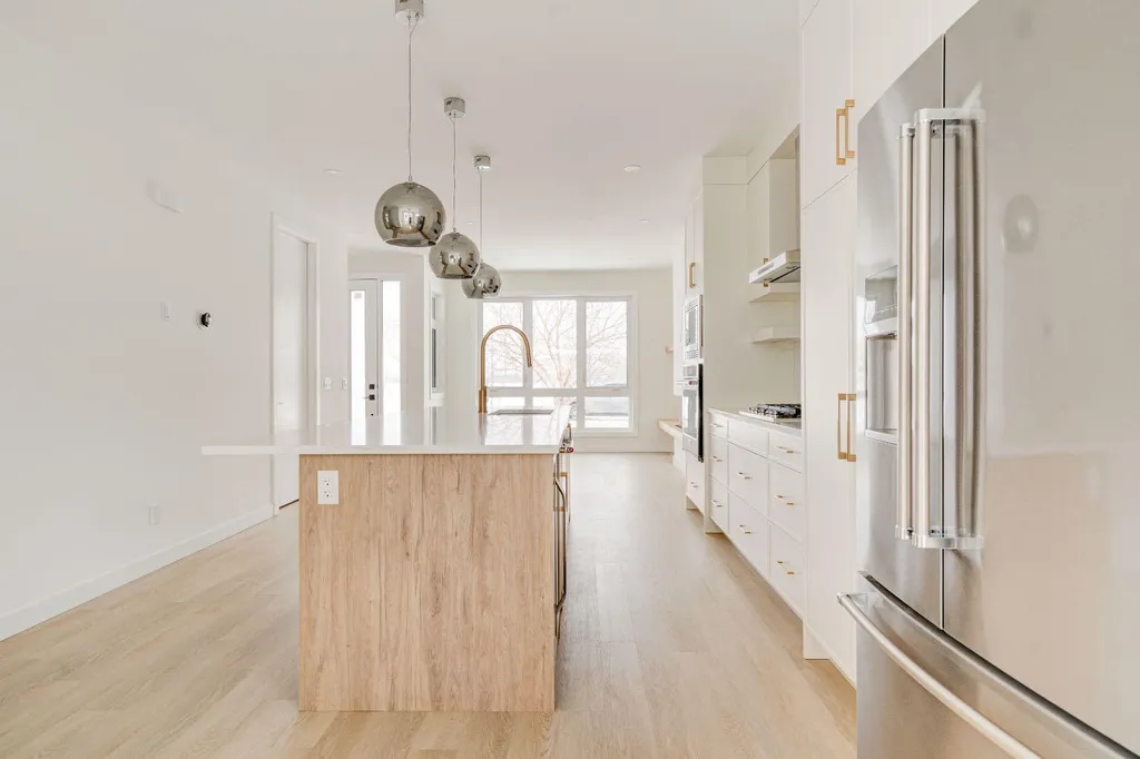 39A Moncton Road NE Calgary AB T2E 5P9
