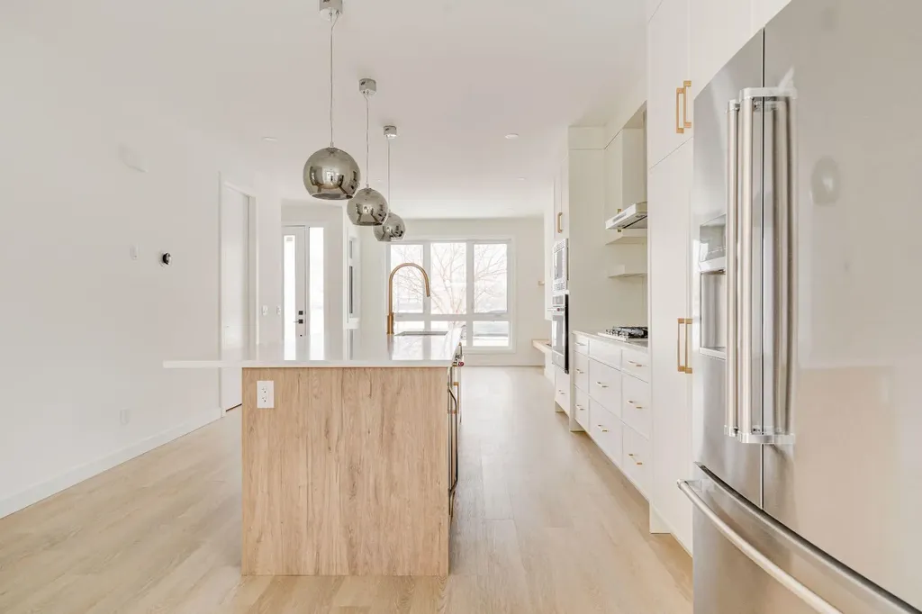 39A Moncton Road NE Calgary AB T2E 5P9