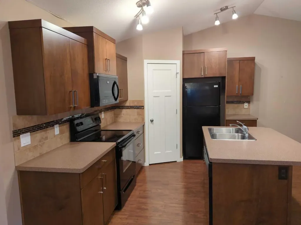 144 Mt Sundial Court W Lethbridge AB T1J 5C3