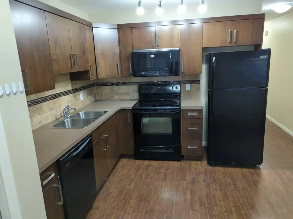 144 Mt Sundial Court W Lethbridge AB T1J 5C3